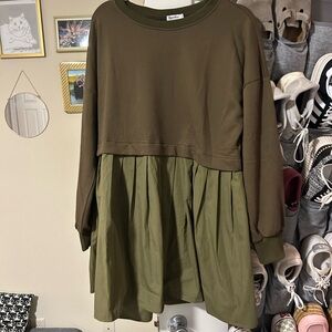 Sweatshirt pleated bottom dress